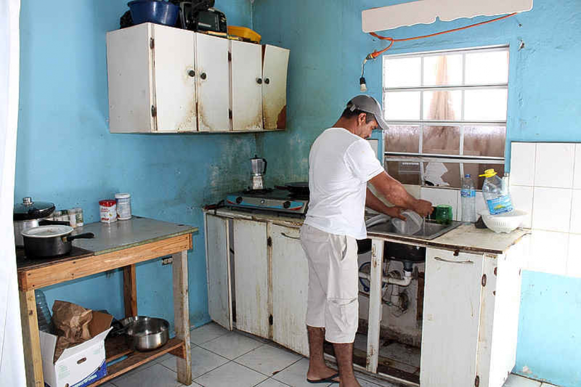 Undocumented Venezuelans suffer  while reports say many still coming