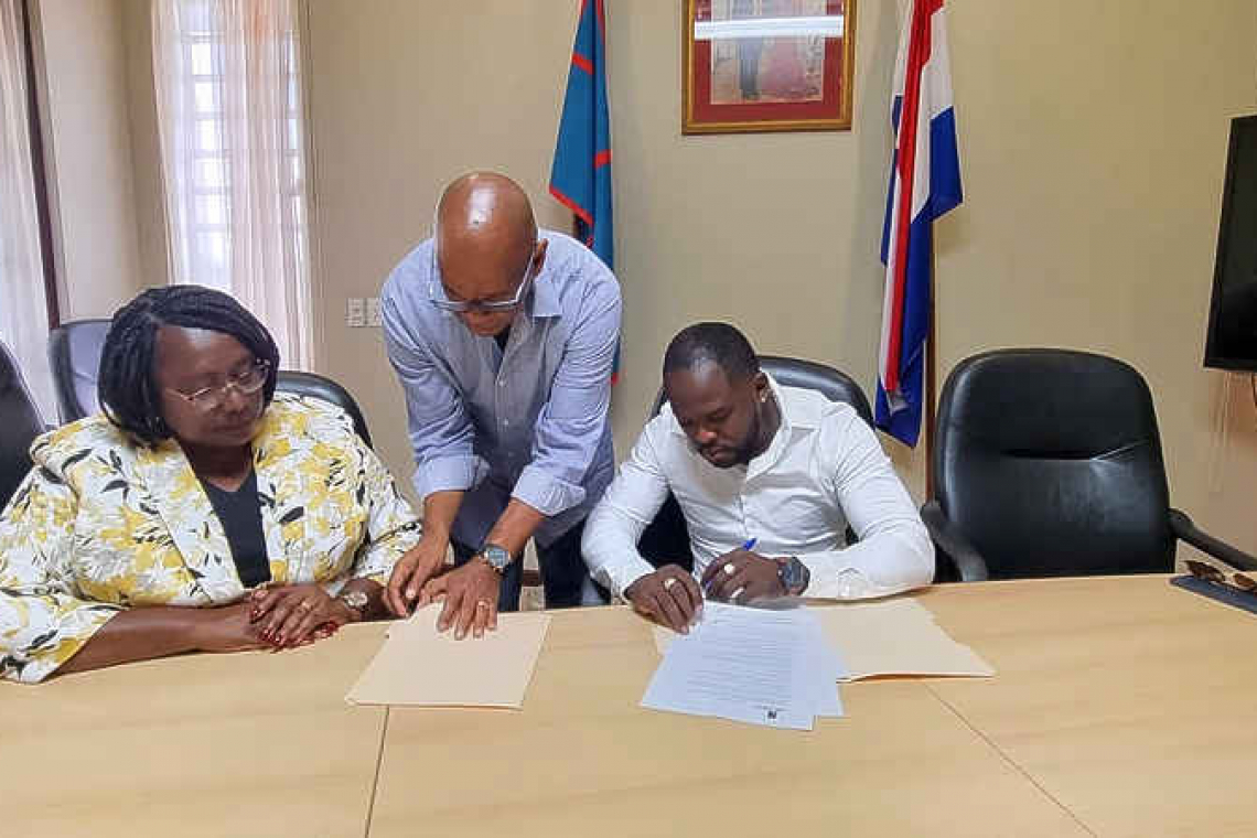 Govt. inks contract with company for  Airport Gully Water Drainage Project