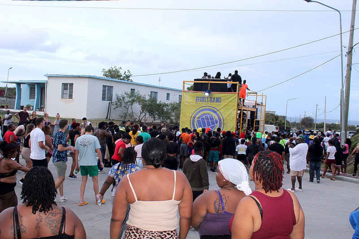 Big crowd at Easter  ‘J’ouvert wet-down’