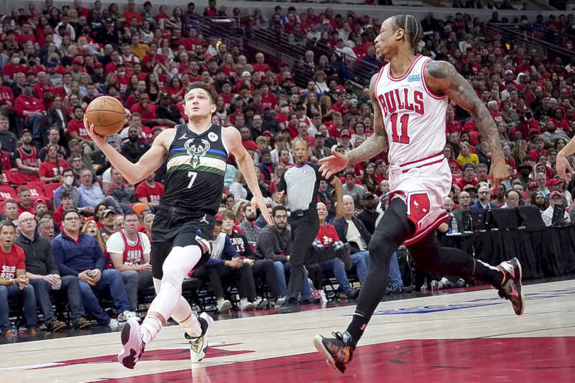  Allen, Antetokounmpo power Bucks past Bulls