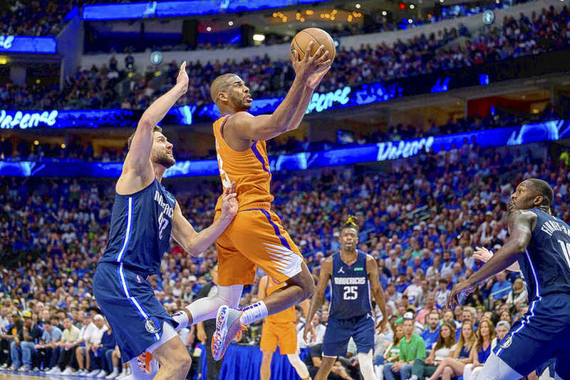    Mavericks bury 20 3-pointers, even series with Suns 2-2