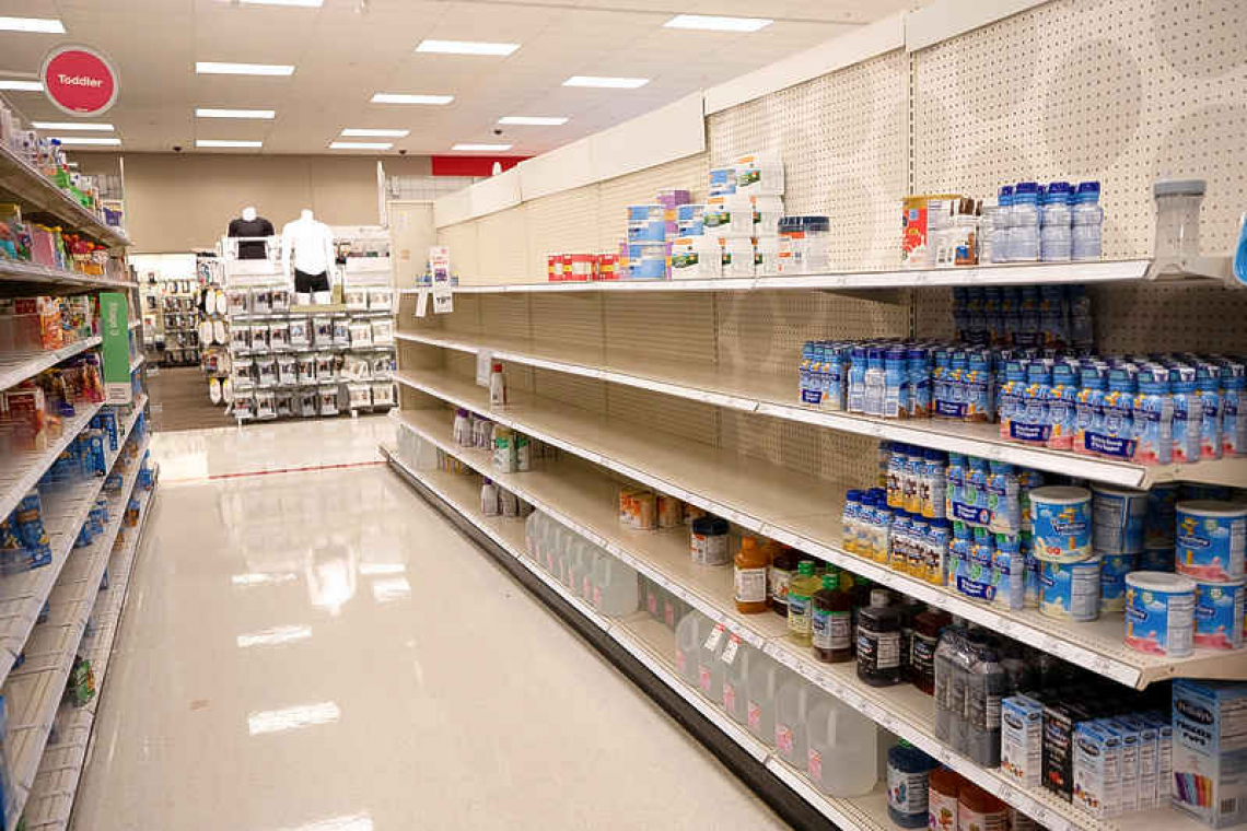 Major US retailers limit infant formula purchases