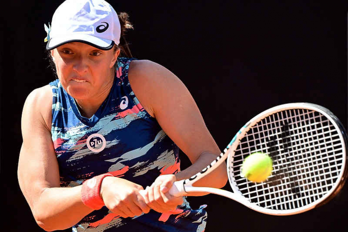 Swiatek eases into last-16 in Rome, Pliskova ousted