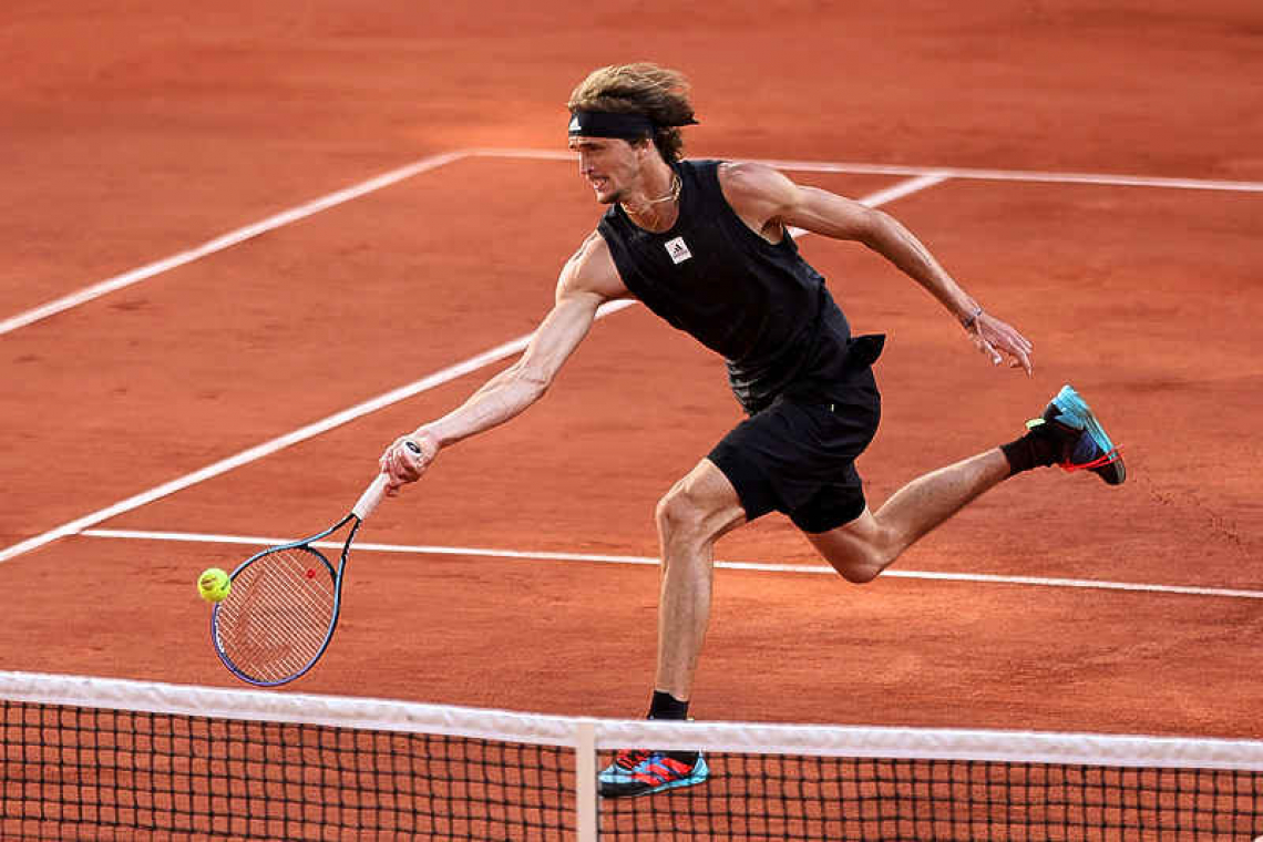 Zverev outlasts Alcaraz to return to French Open semis