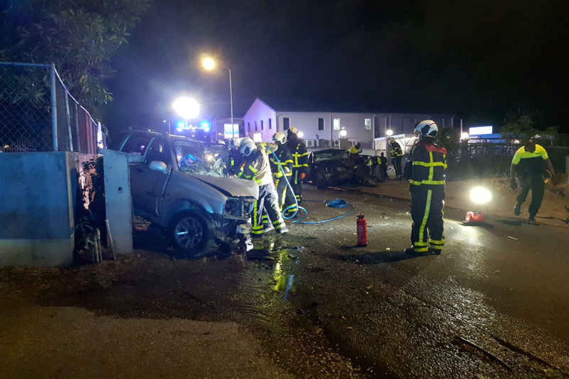    Head-on crash leaves three seriously injured