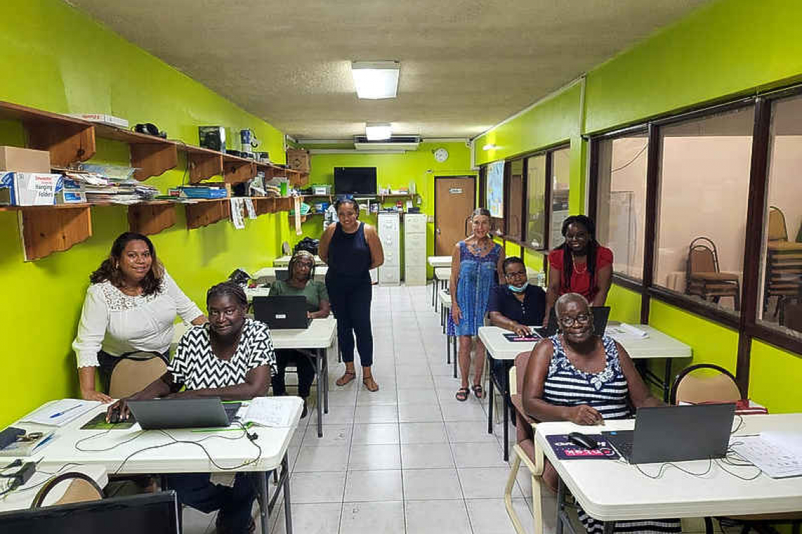    Island Gems gives laptops to seniors learning programme