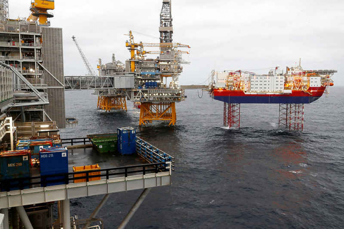 Norway oil and gas workers end strike