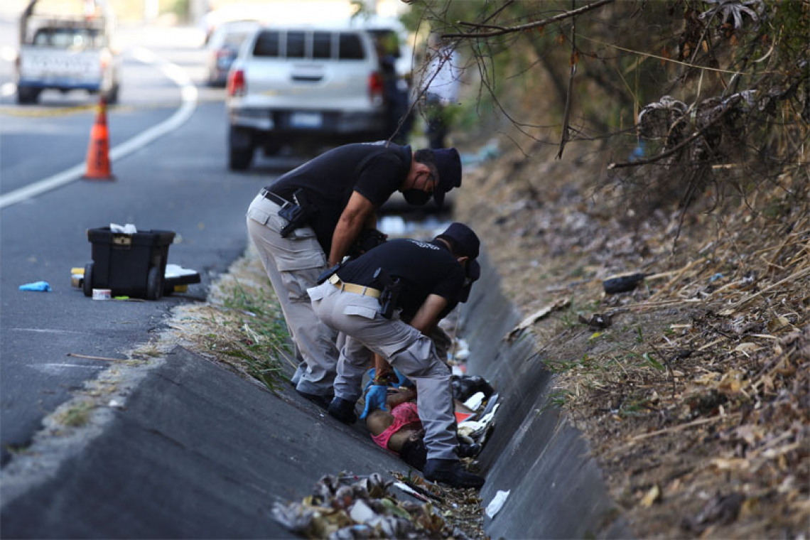 In El Salvador, discrepancy over deaths and mass graves alarms critics