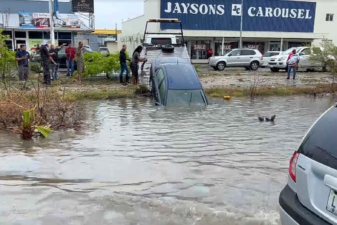    Aruba, Bonaire and Curaçao warn residents of tropical storm