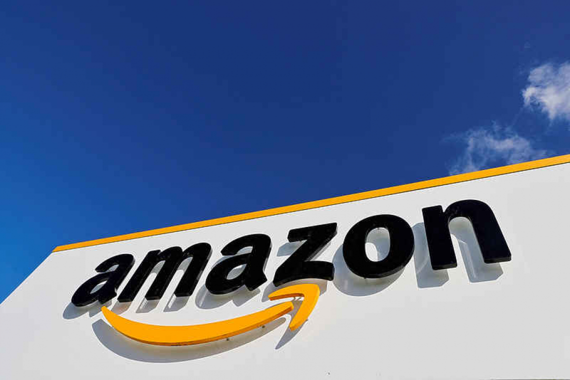 France sets a delivery fee for online book sales to help stores compete with Amazon