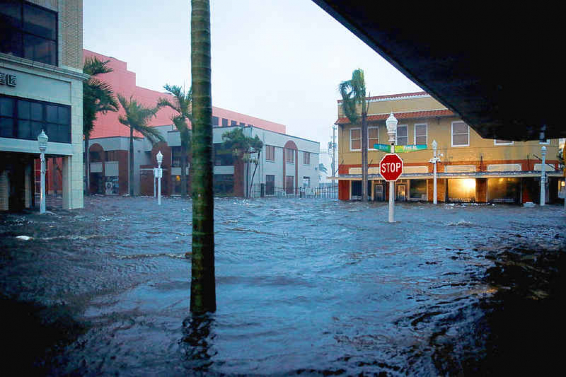 Hurricane Ian batters Florida's Gulf Coast with catastrophic fury