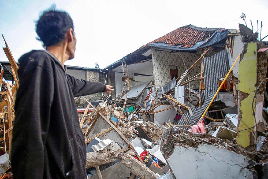 Indonesia quake kills over 160, search for survivors continues