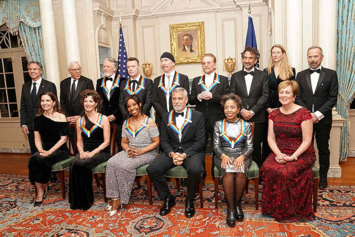 Clooney, Amy Grant, Gladys Knight, U2 receive Kennedy Center Honors