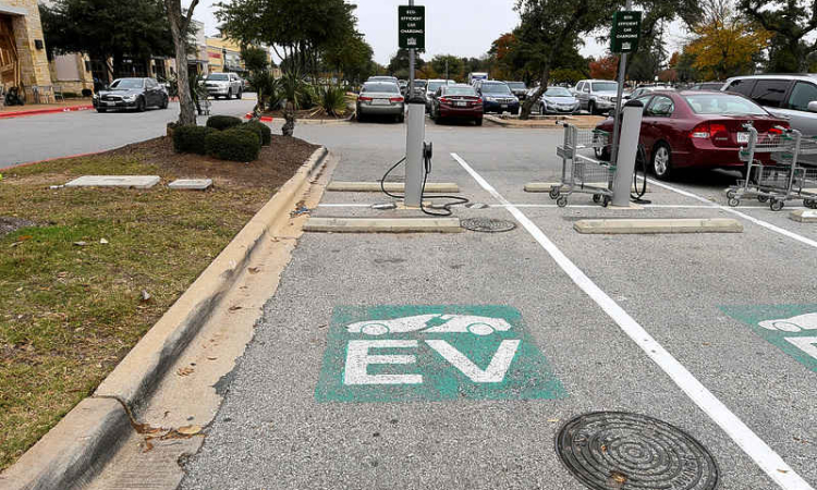 Tax credits for EU electric vehicles dominate trade talks with America