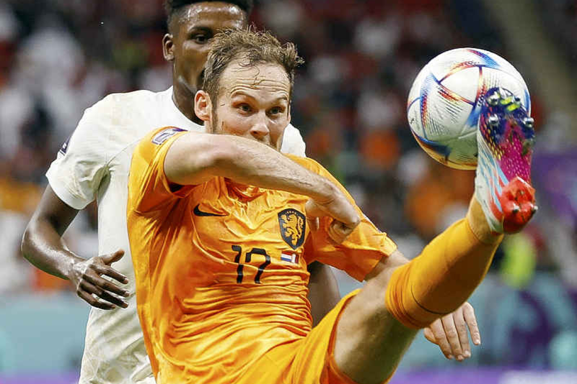    Defibrillator allows driven Dutchman Blind to play in World Cup quarter-final