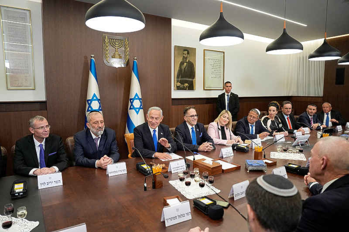 Netanyahu returns with hard-right cabinet set to expand settlements