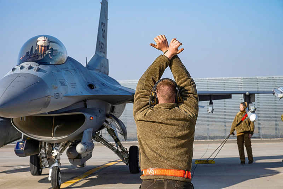 US fighter jets shoot down octagonal object near Canadian border