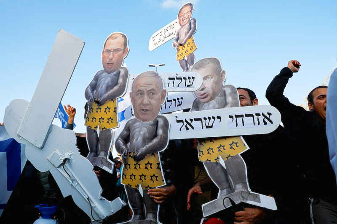 Israeli government delays disputed judiciary bill