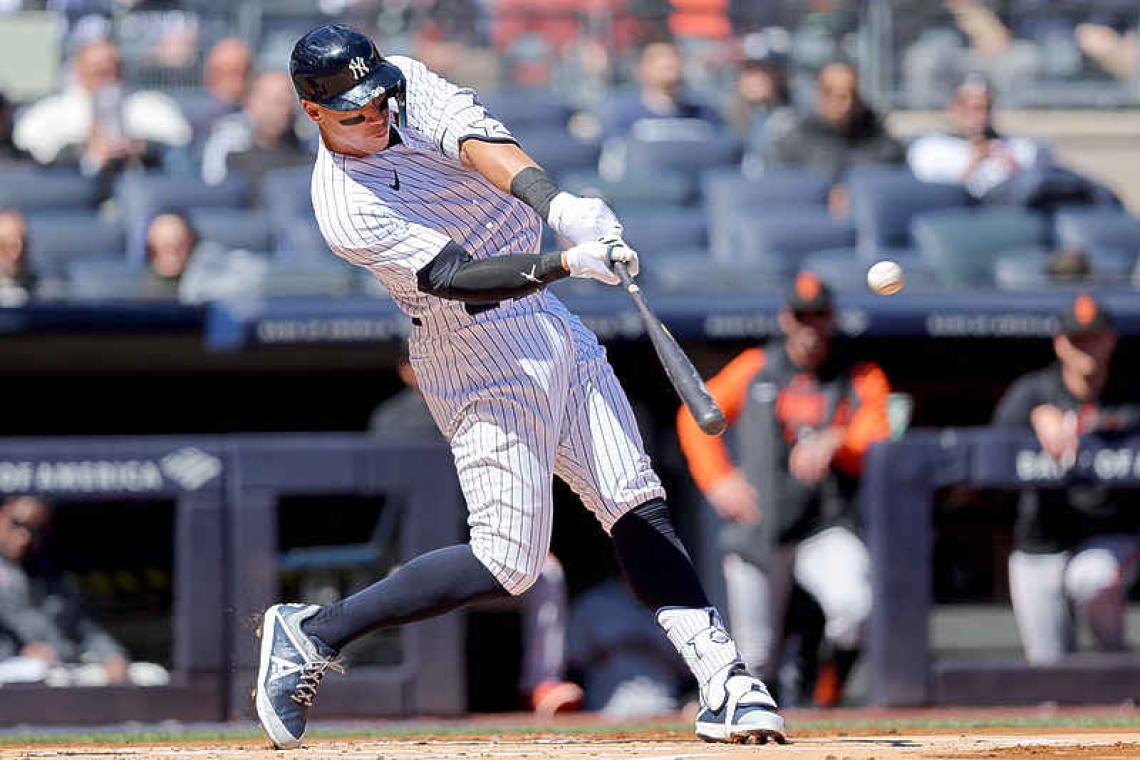 Aaron Judge leads Yanks to win over Giants in opener