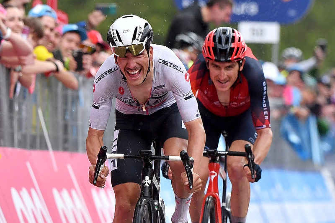 Almeida wins Giro stage 16, Thomas back in pink