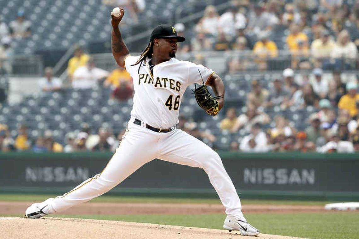 Pirates rally to complete three-game sweep of Padres 