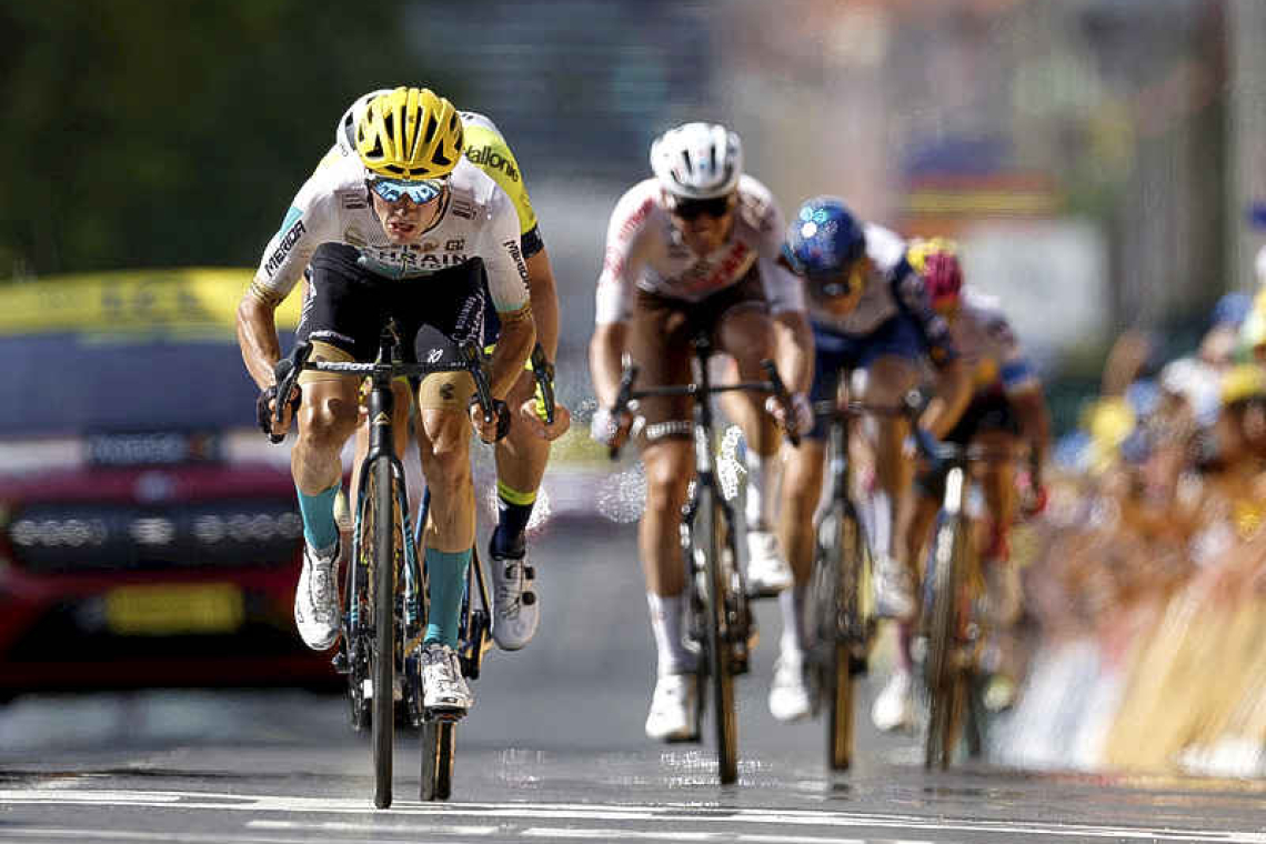 Bilbao claims emotional Tour stage win after Mader's death 
