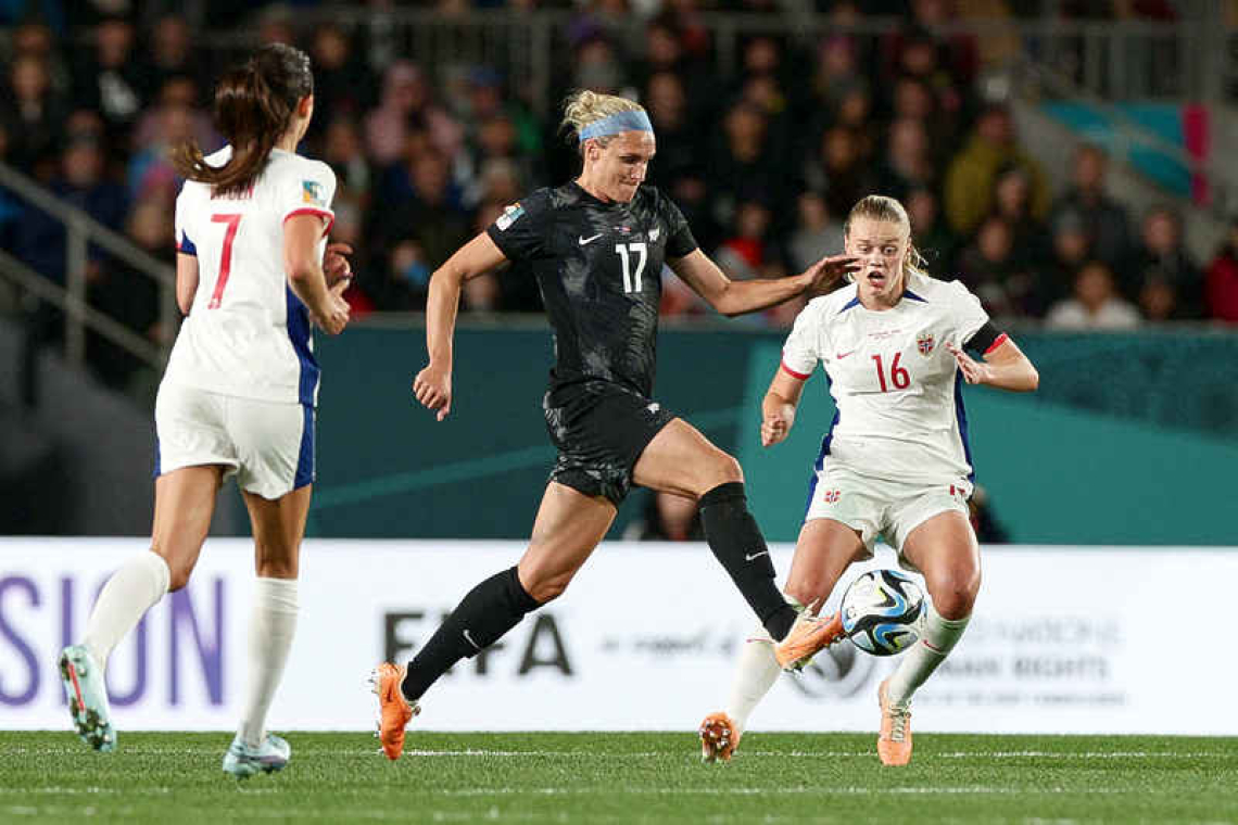 Women's World Cup hosts begin with wins, record crowds after shooting rocks Auckland