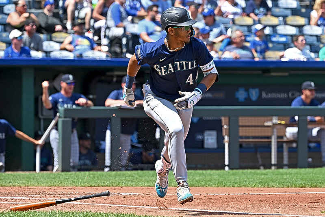 Julio Rodriguez has 5 hits, 5 RBIs to rally Mariners past Royals