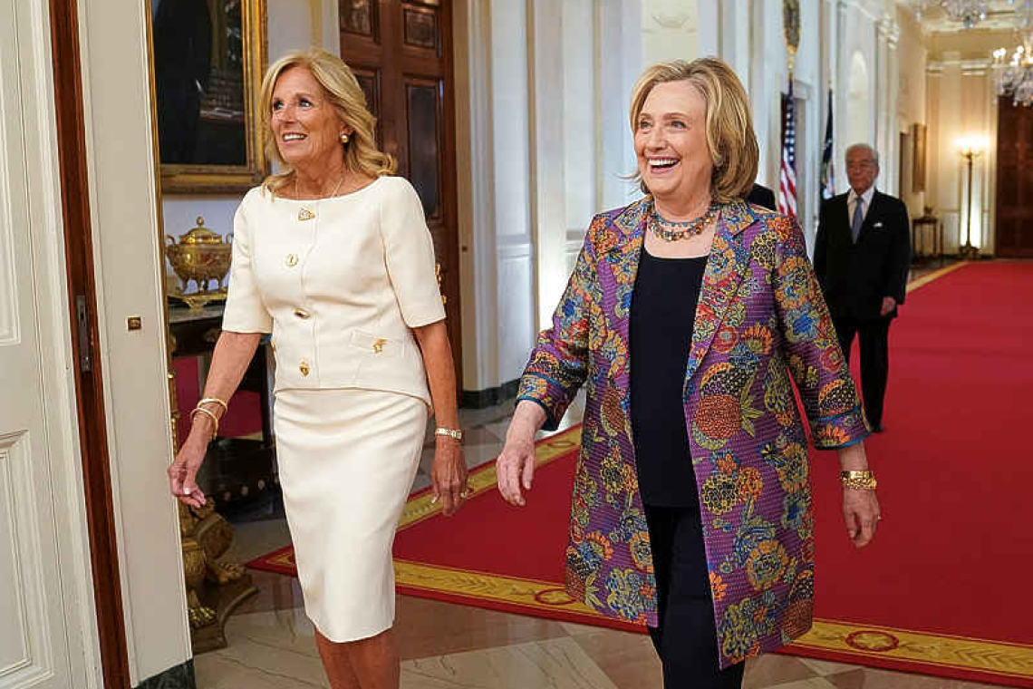 Hillary Clinton returns to White House for arts event 