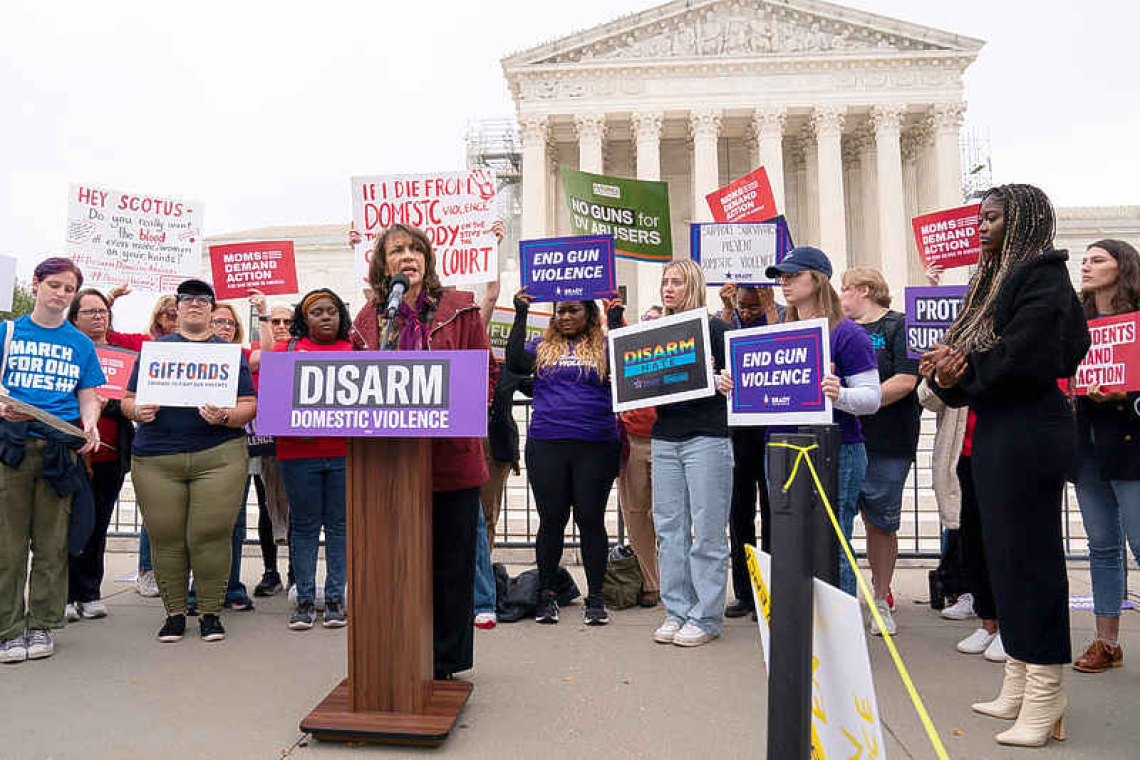 US Supreme Court leans toward allowing domestic-violence gun curbs 