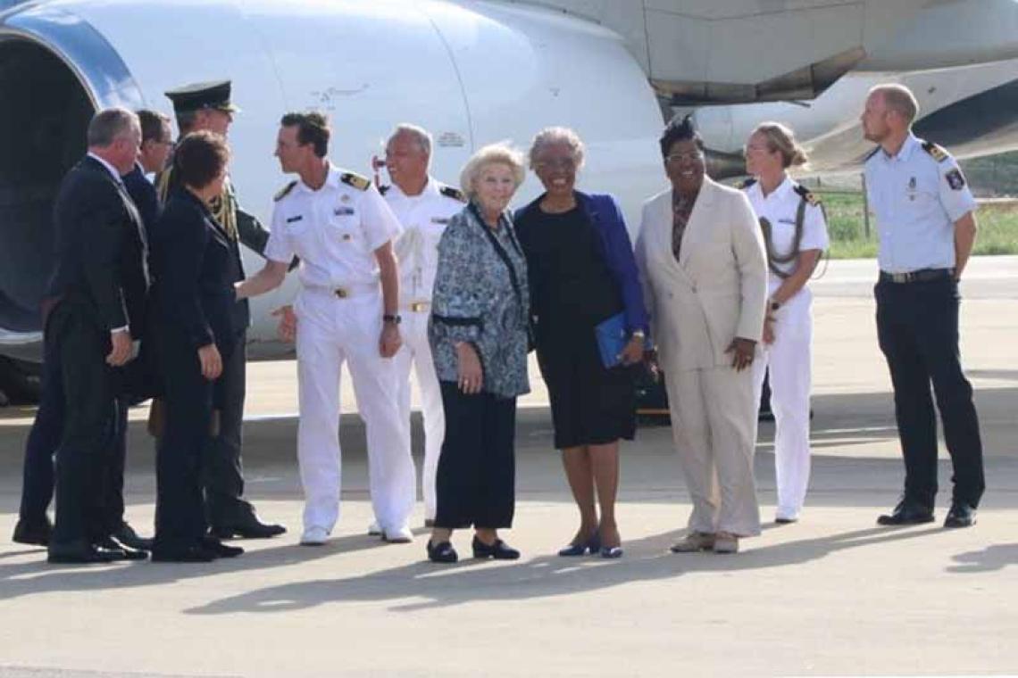 Beatrix starts visit to Curaçao