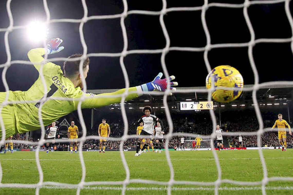 Willian's penalty double earns Fulham 3-2 win over Wolves