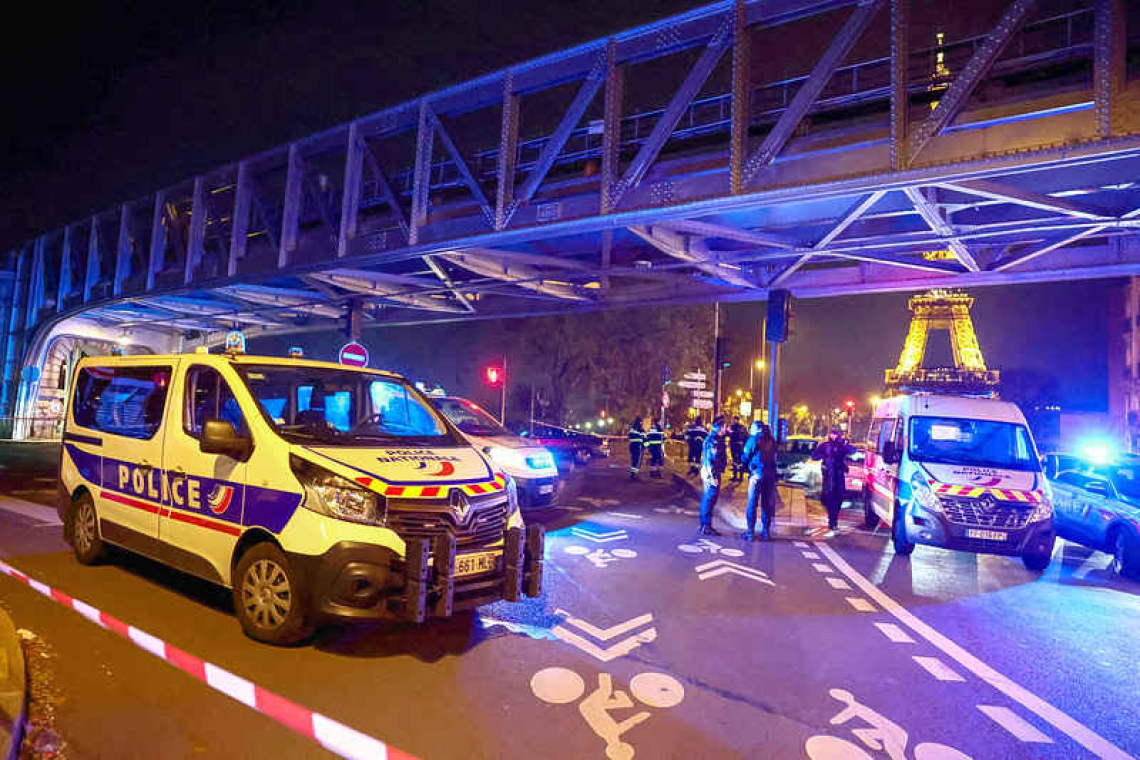 Knifeman kills German tourist, wounds others near Eiffel Tower