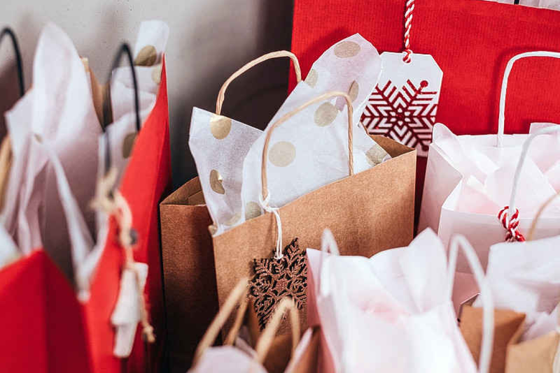Navigating the holiday hustle: Tips and tricks to help you stay sane this Christmas
