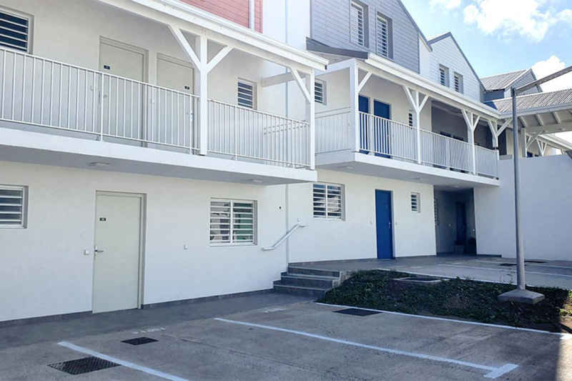 52 families receive keys to new  rental residences in La Savane