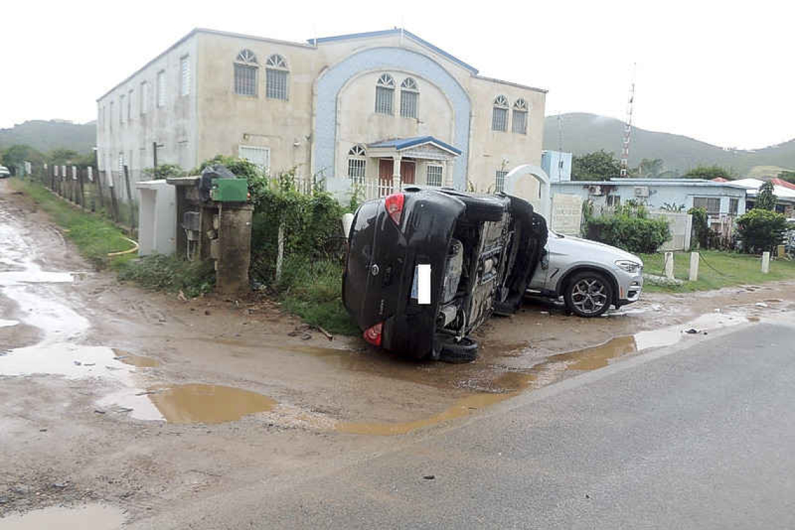 Motorists escape injuries  in three vehicle collision