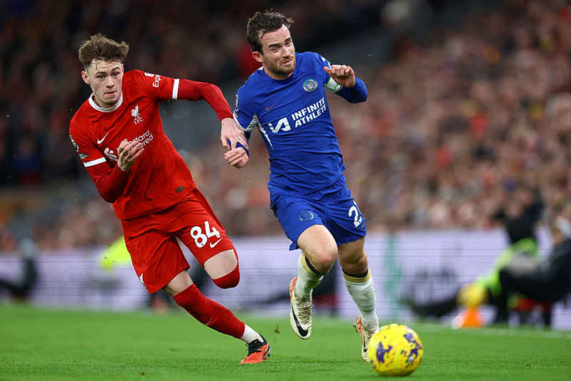 Liverpool outclass Chelsea to move five points clear 