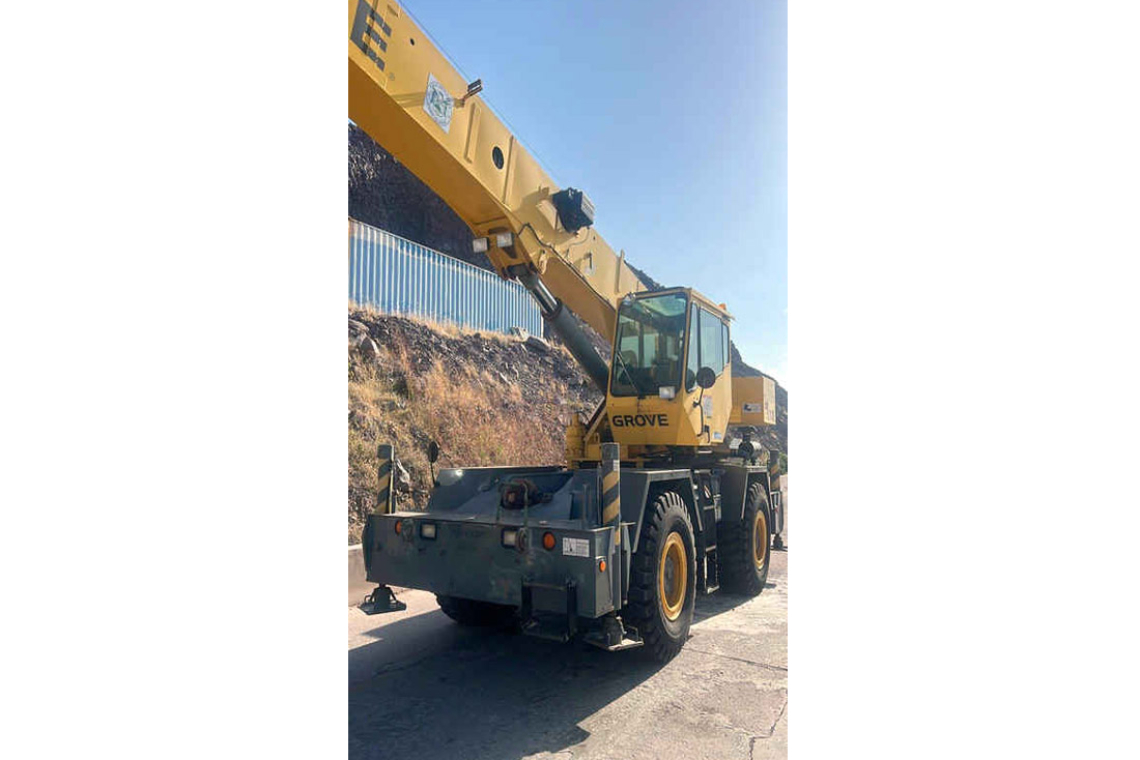 Police looking into apparent  sabotage of harbour crane