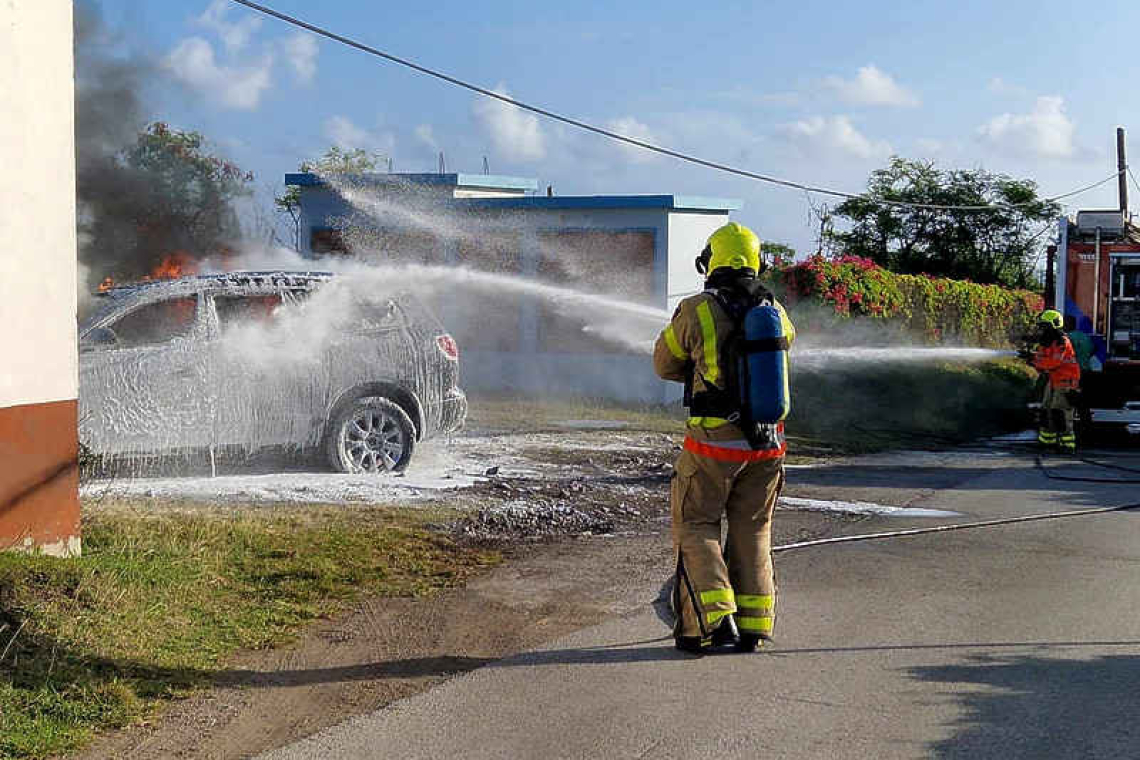 Fire destroys SUV  on Behievelsweg