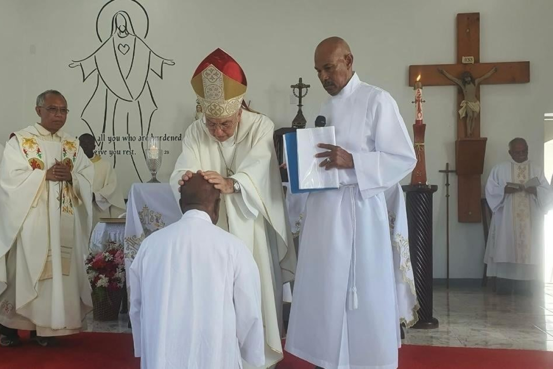 Bishop Secco ordains  deacon in St. Eustatius