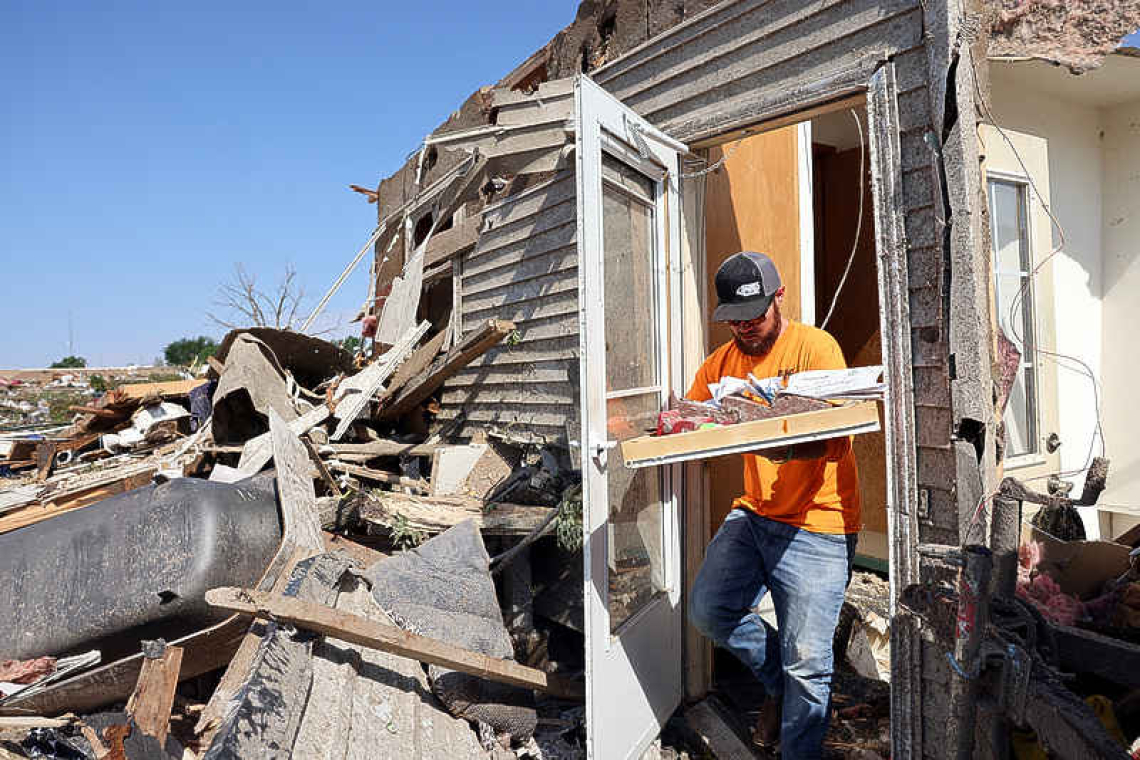 Four confirmed dead in Iowa tornado,  more storms threaten Southern Plains