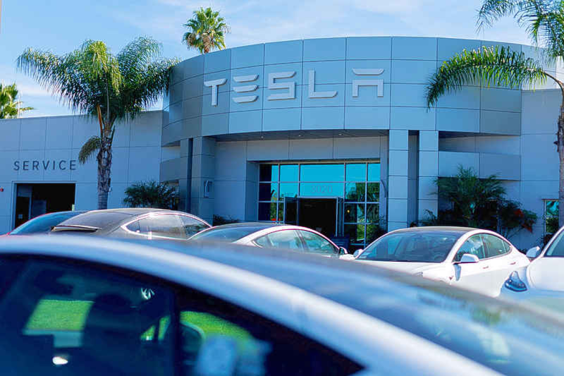 Tesla turns to Musk's small shareholder  fans to back his $56 billion pay package