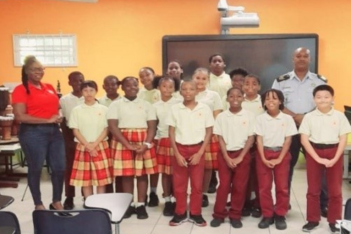 Police commend pupils for  completing traffic exams