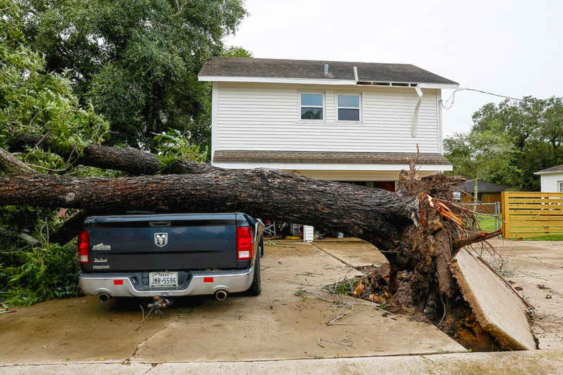 Storm Beryl kills three, knocks  out power for 2.7 million in Texas