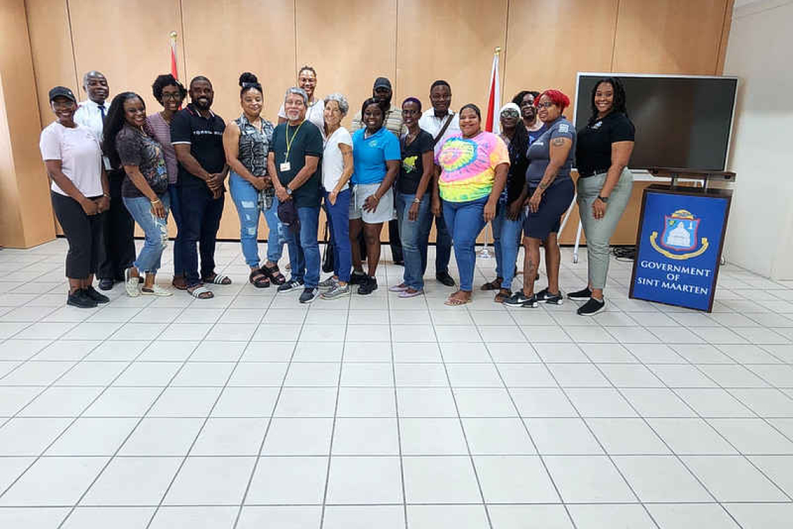 ESF7 hosts Transect  Walk in Philipsburg