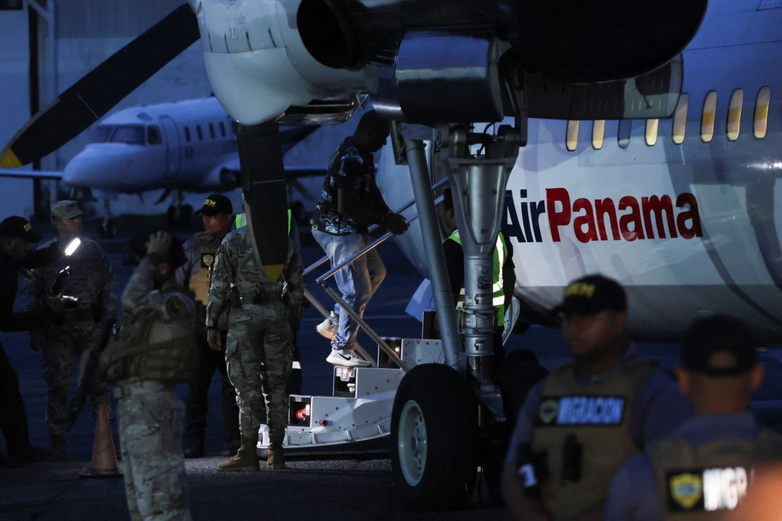 Panama launches  deportation flights