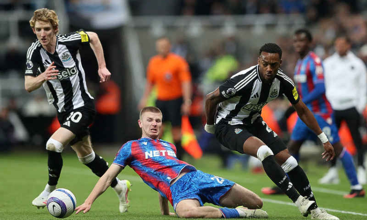 Ruthless Newcastle climb to third with 5-0 Palace thrashing