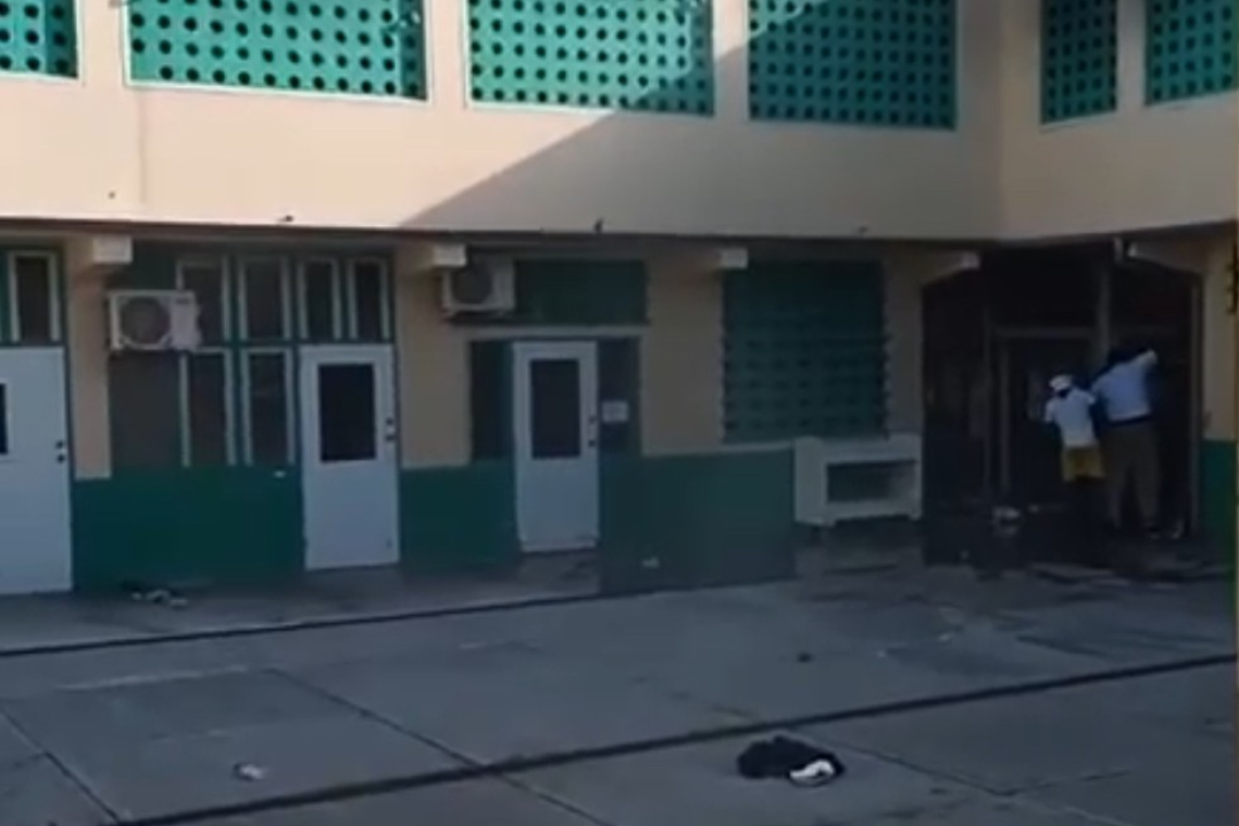 Two inmates rescue 60 prisoners from  locked cells during prison fire, says Ottley