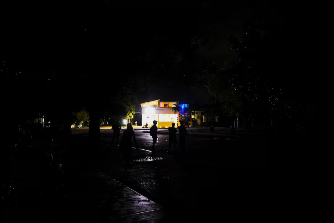 Blackouts and temperatures  up in Cuban capital Havana