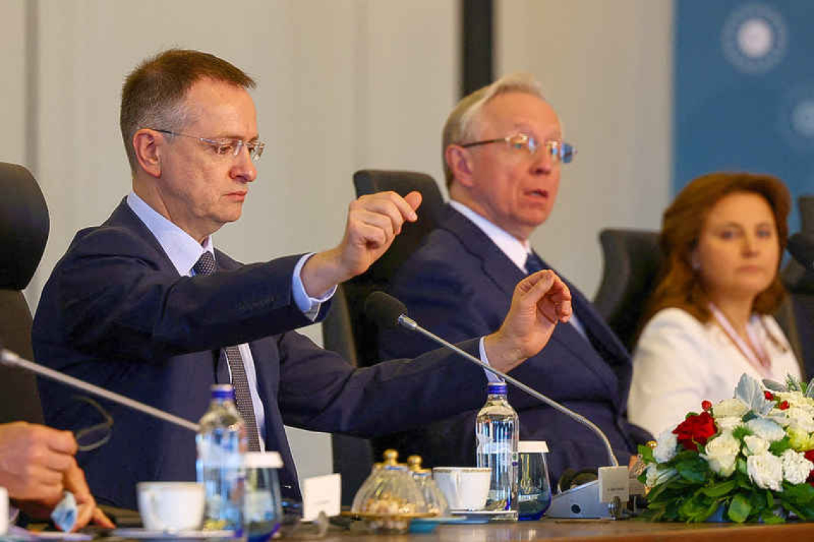 Russia sets out punitive terms  at peace talks with Ukraine